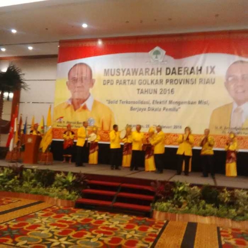 Musda IX Partai Golkar Riau Hanya untuk Panggung Andi Rachman