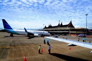 Garuda Turunkan Harga Tiket Padang-Jakarta 40 Persen
