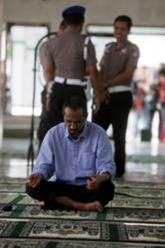 Sebelum Ditahan, Abraham Samad Sempat Salat Magrib Bersama Polisi