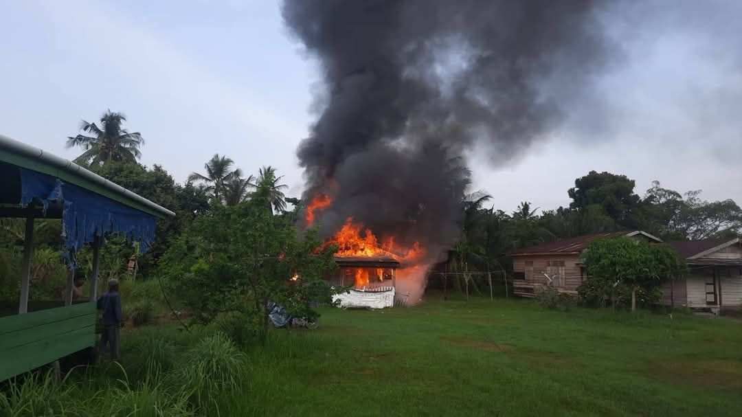 Satu Unit Rumah Warga di Selatpanjang Ludes Terbakar