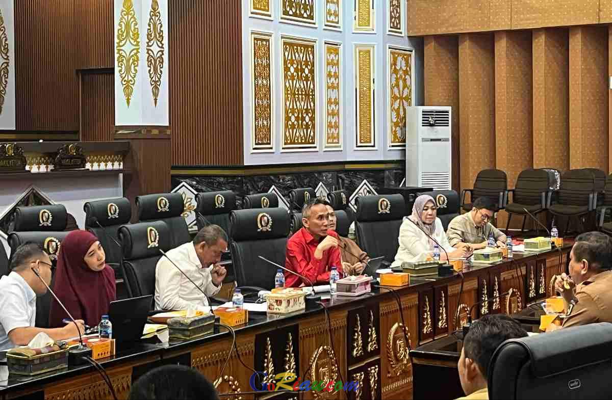 43 Pekerja di Pekanbaru Laporkan Penahanan Ijazah ke DPRD, Tekad Indra Pradana: Harus Diakhiri