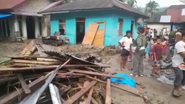 Banjir Bandang Terjang Bonjol, 1 Rumah Hanyut, Ratusan Warga Diungsikan