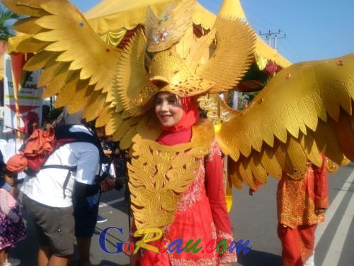 Pembukaan Event Bakar Tongkang Diawali dengan Fashion Karnaval Jalanan