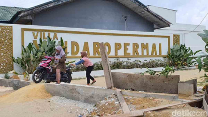 GoRiau Warga Tutup Akses Jalan Perumahan di Pekanbaru