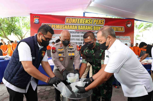 Polisi Musnahkan Narkoba Rp123,7 Miliar, 6,6 Juta Jiwa Terselamatkan di Riau