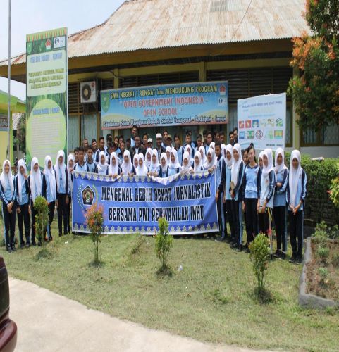 PWI Inhu Taja Pelatihan Jurnalistik Bagi Pelajar SMKN 1 Rengat