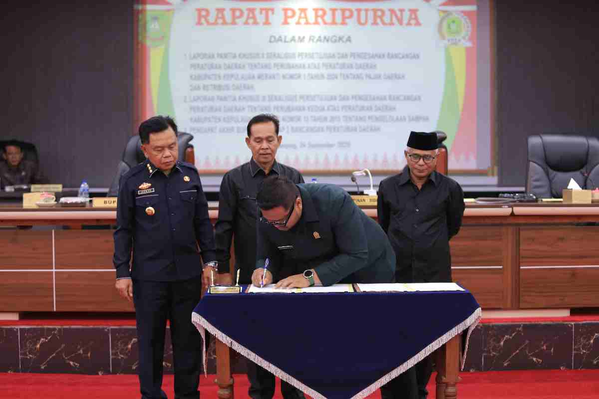 Sinergi Legislatif dan Eksekutif, Kepulauan Meranti Kini Miliki Perda Pajak dan Pengelolaan Sampah Terbaru