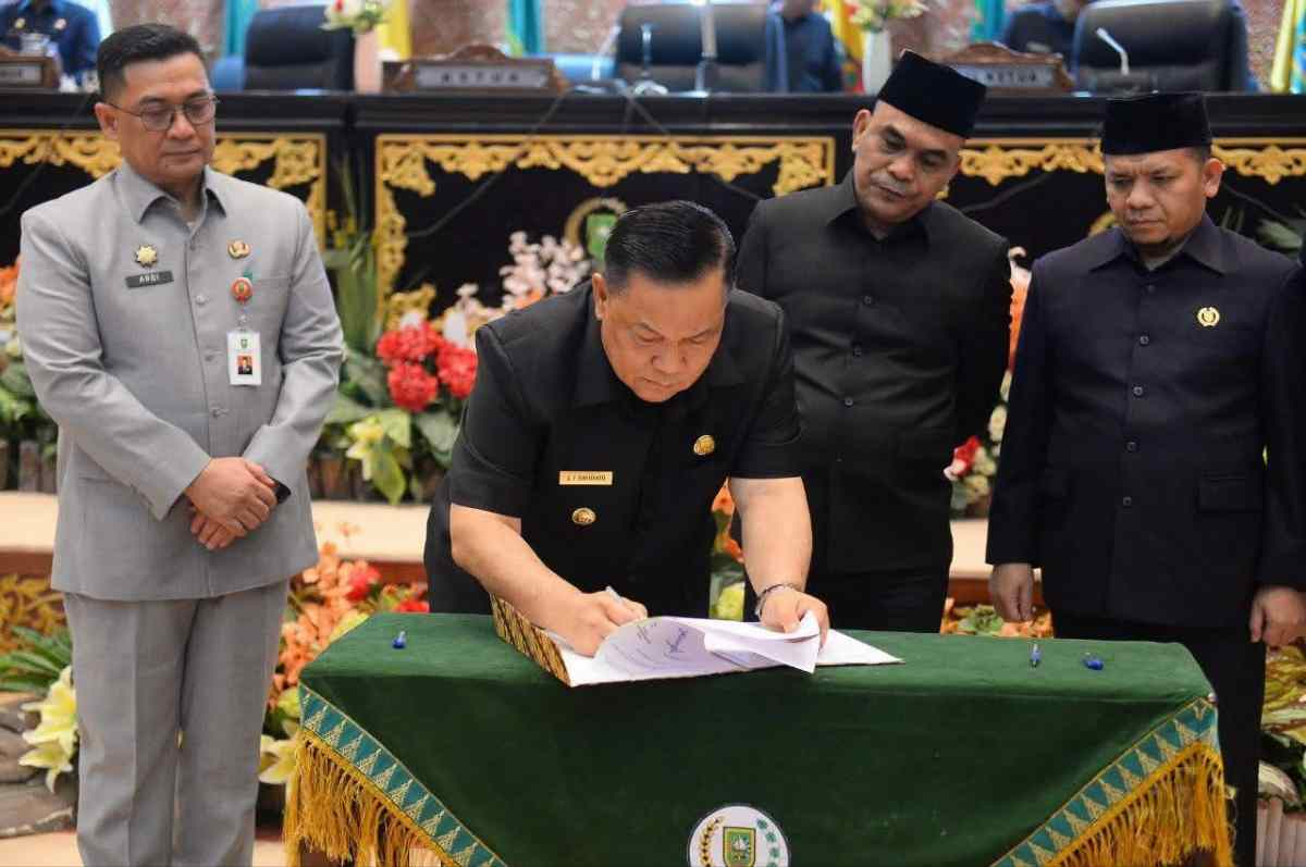 APBD Perubahan Riau 2026 Disahkan Rp8,378 Triliun, Pendapatan Justru Turun