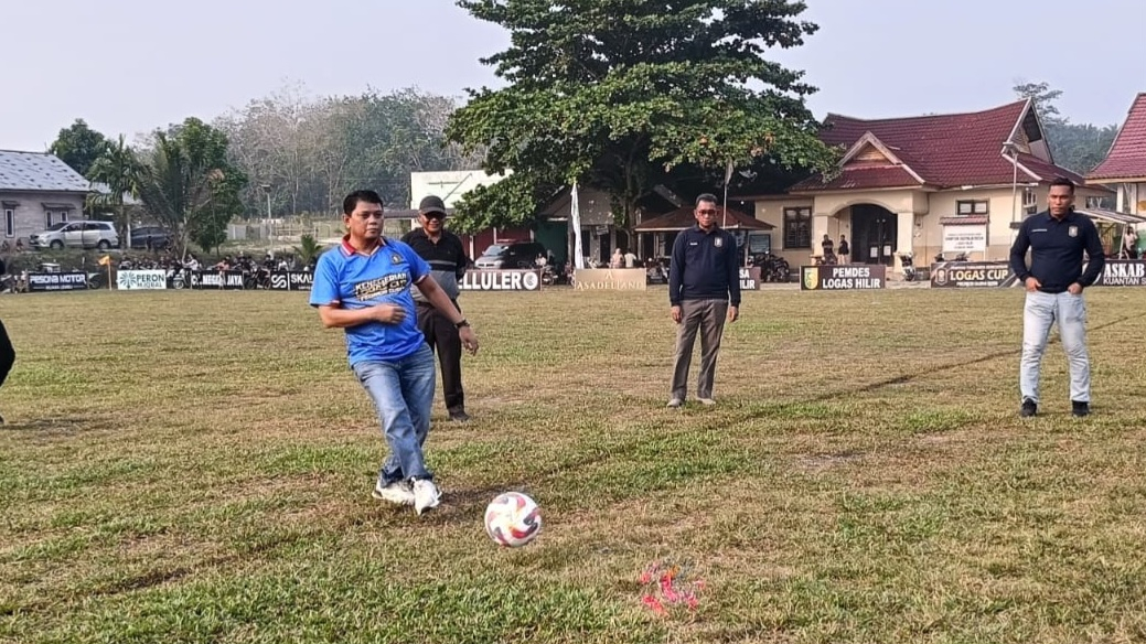 Diikuti Klub Sepakbola Kuansing Hingga Kampar, Fedrios Gusni Buka Turnamen Logas Cup 2026