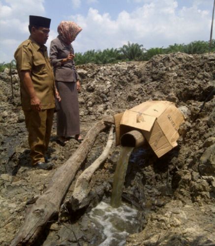 BLH Pelalawan Temukan Fakta, PT PSJ Terbukti Membuang Limbah Cair ke Aliran Sungai Gondai