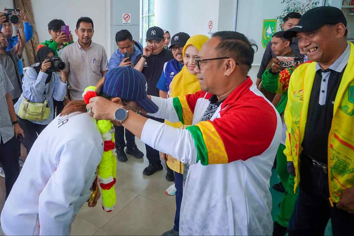 Tiba di Riau, Leani Ratri Peraih Emas Paralimpiade Paris 2024 Disambut Pj Gubri