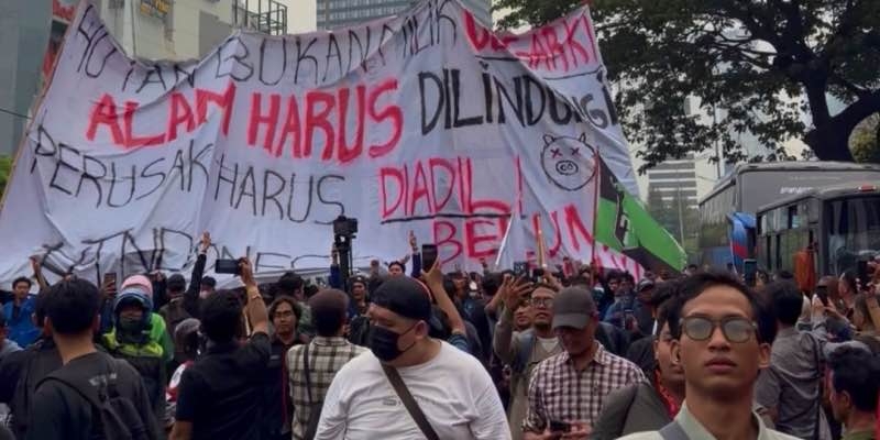 Aksi Sumpah Pemuda di Bundaran HI, Mahasiswa Tuntut Korporasi Karhutla Diadili
