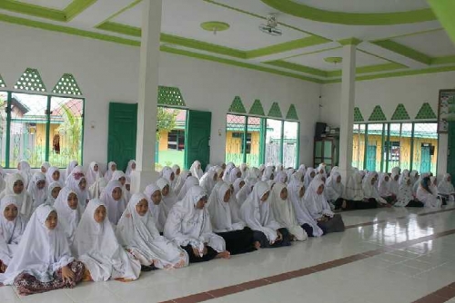 Ponpes Al-Baaqiyatussaadiyyah Hanya Miliki 7 Ruang Belajar, Para Santri Belajar di Mushala