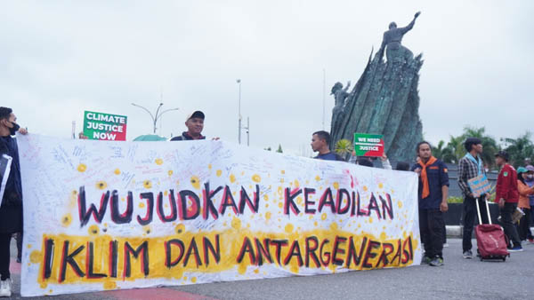 Anak Muda Riau Suarakan Tuntutan Keadilan Iklim dan Antargenerasi dalam Parade Vorest Fest