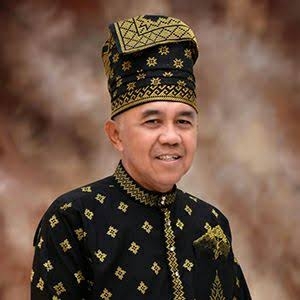 LAM Riau Dorong Pemerintah dan Aparat Penegak Hukum Usut Pelaku Pencoretan Baliho dan Spanduk Datuk Seri Setia Amanah