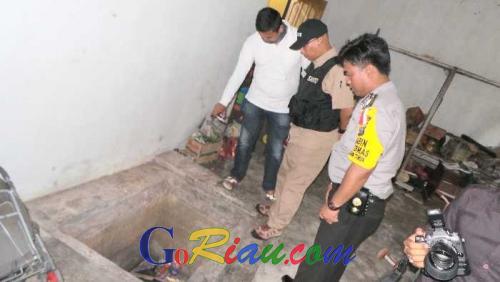 Breaking News: Tim DVI Polda Riau Akhirnya Bongkar Lubang Beton Misterius di Dalam Bangunan Yayasan Tunas Bangsa