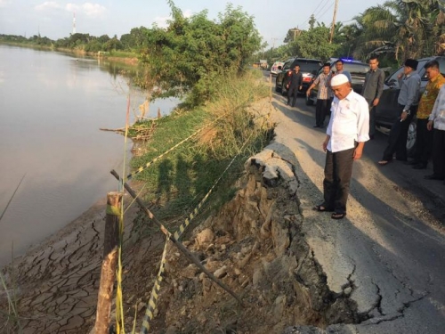 Dinas PUPR Riau Siapkan Dana Rp12,5 Miliar untuk Perbaiki Tebing Longsor dan Jalan Rusak di Kuala Cenaku