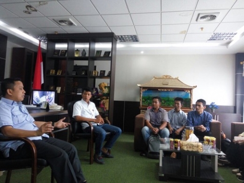 Dikunjungi Pengurus Hippmapas Pekanbaru, Ketua DPRD Inhil Diskusikan Masalah Pendidikan