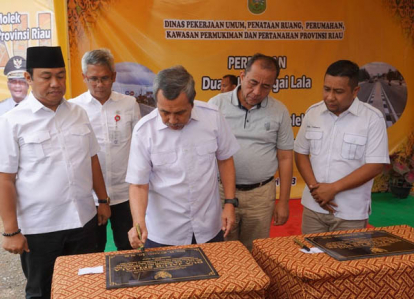 GoRiau Jalan Dua Jalur di Inhu Diresmikan Gubernur Syamsuar, Masyarakat Rasakan Manfaat Pembangunannya