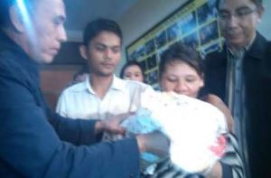 GoRiau Mengharukan, Bayi yang Diculik Dokter Gadungan Kembali ke Pangkuan Ibunya