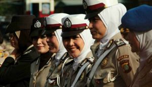 GoRiau Kebijakan Kapolda Ini Membuat Haru Polwan Berjilbab