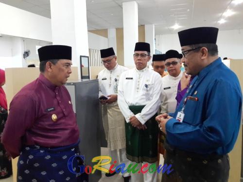 Wagubri Edy Nasution Sidak Kantor Bapenda Riau, 24 Pegawai Tidak Hadir Tanpa Keterangan