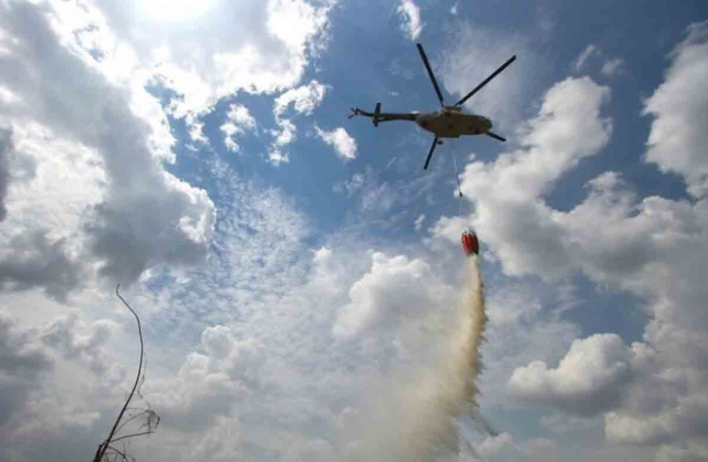 Riau Ajukan Bantuan Helikopter WB dan Patroli ke BNPB
