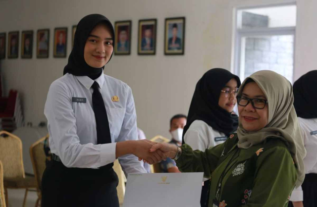 Lulusan PTDI-STTD Terima SK Pengangkatan CPNS Riau