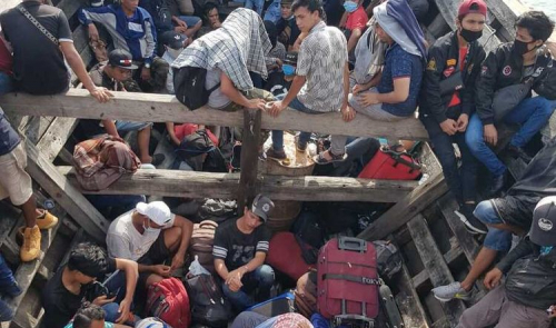 72 TKI dari Malaysia, Sebagian Wanita, Ditinggalkan Kapal di Pinggir Pantai Sungai Ludam