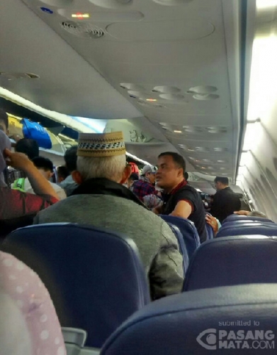 Sudah 2 Jam Menunggu dalam Pesawat, Penumpang Lion Air Tujuan Sumbar Disuruh Turun Lagi