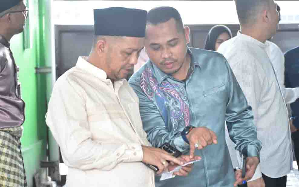 Wakil Ketua DPRD Pekanbaru Sambut Jemaah Haji Kloter Pertama di Bandara SSK II