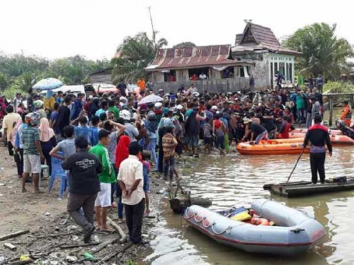 Rendi, Bocah SD yang Tenggelam di Sungai Kualo Pangkalan Kerinci Akhirnya Ditemukan