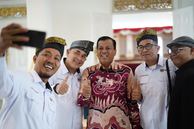 Hadiri Pelantikan PWI Riau, Suhardiman Amby: Semoga Semakin Hebat