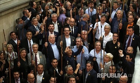 Spanyol Pecat Presiden dan Parlemen Katalunya Beberapa Jam Setelah Deklarasi Kemerdekaan