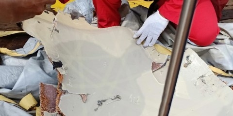 Basarnas Temukan Puing-puing Pesawat Lion Air di Perairan Tanjug Karawang