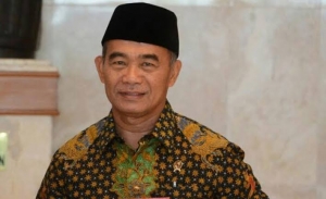 GoRiau Mendikbud Imbau Pemda Terbitkan Perda Penguatan Bahasa Indonesia