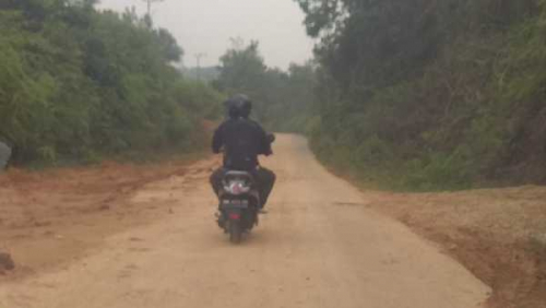 Jalan Berlumpur, Kadishub Kampar akan Panggil Pemilik Usaha Galian C