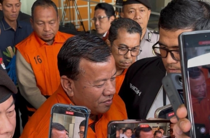 Berkas Lengkap, KPK Serahkan Kasus Suap Bupati Kuansing Nonaktif ke Jaksa
