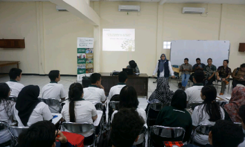 Berikan Motivasi Mahasiswa Penerima Beasiswanya, Tim PT RAPP Kunjungi Kampus ATPK Bandung