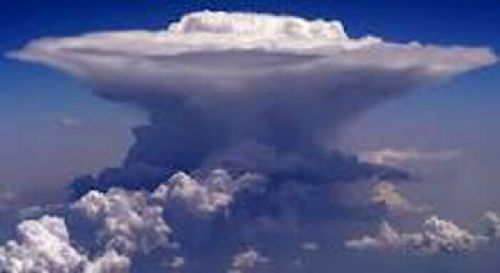 Bila Pesawat Melewati Awan Cumulonimbus, Ini 2 Kemungkinan Terjadi