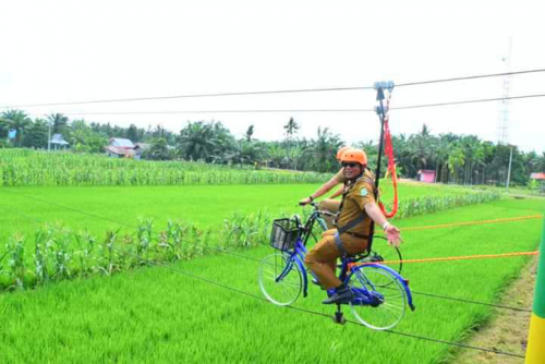Ingin Berwisata Sepeda Gantung, Datang ke Desa Jati Baru Bungaraya Siak