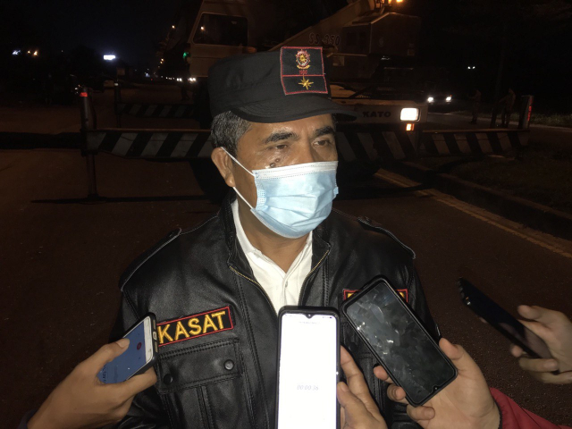 Satu Titik di Jalan Soekarno-Hatta Ditebang, Sisa 5 Bando Ilegal di Pekanbaru