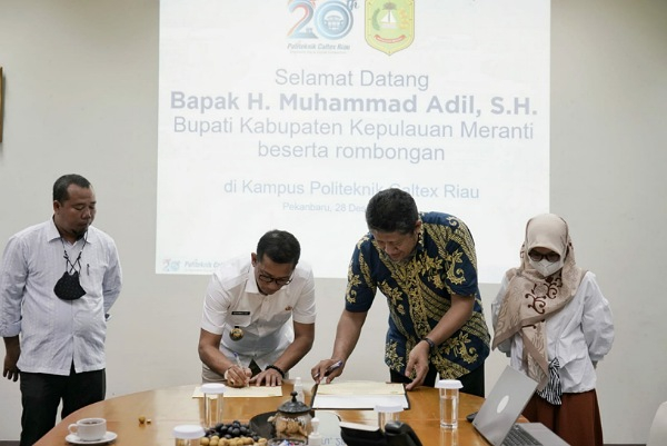 MoU dengan Politeknik Caltex Riau, Bupati Siapkan Kuota untuk Anak Meranti