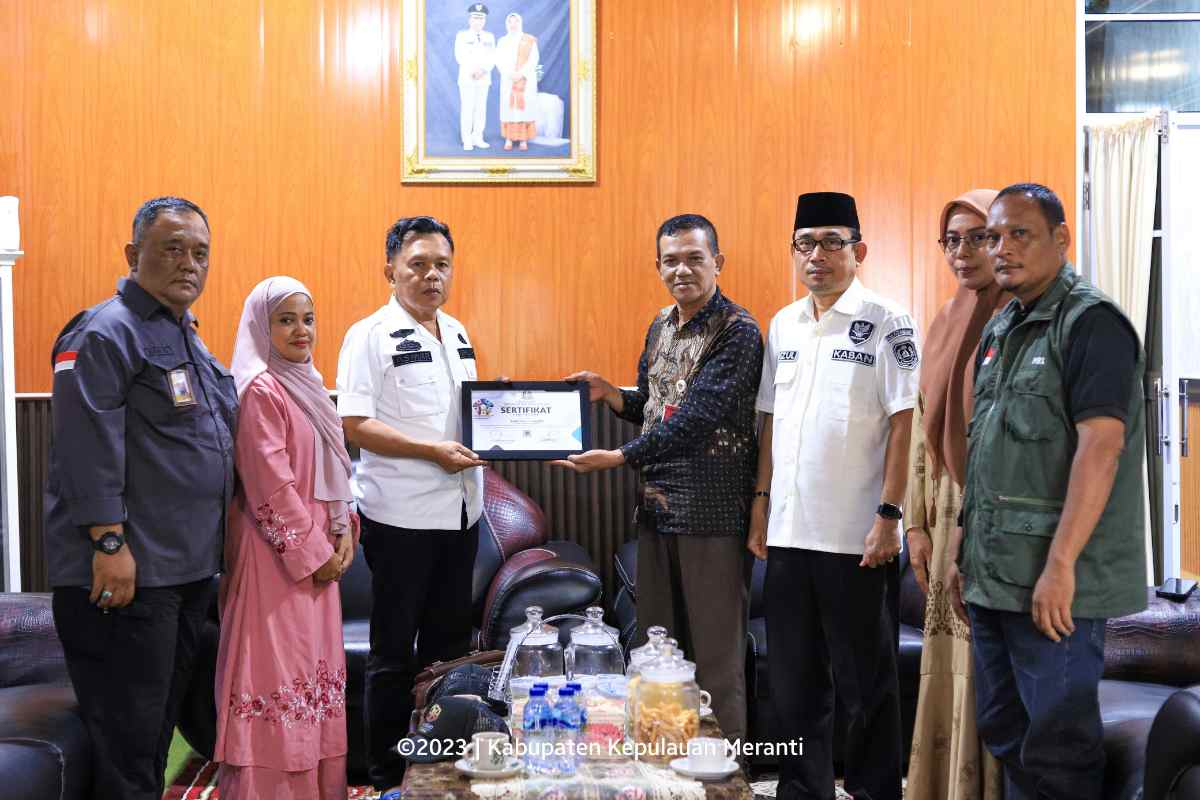 Plt Bupati Asmar Terima Penghargaan dari DPW GN-PK Riau