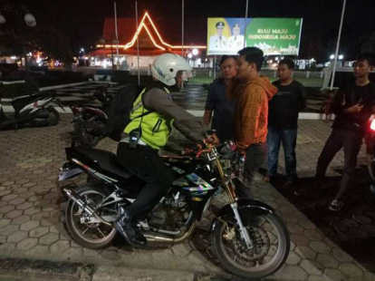 GoRiau Dua Sepeda Motor Diamankan Polisi Saat Balap Liar di Depan Kediaman Gubernur Riau