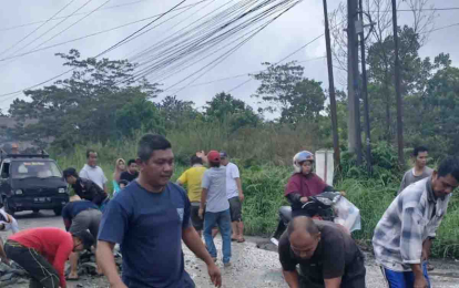 GoRiau Warga Desak Pemerintah Segera Perbaiki Jalan Suka Karya yang Rusak Parah