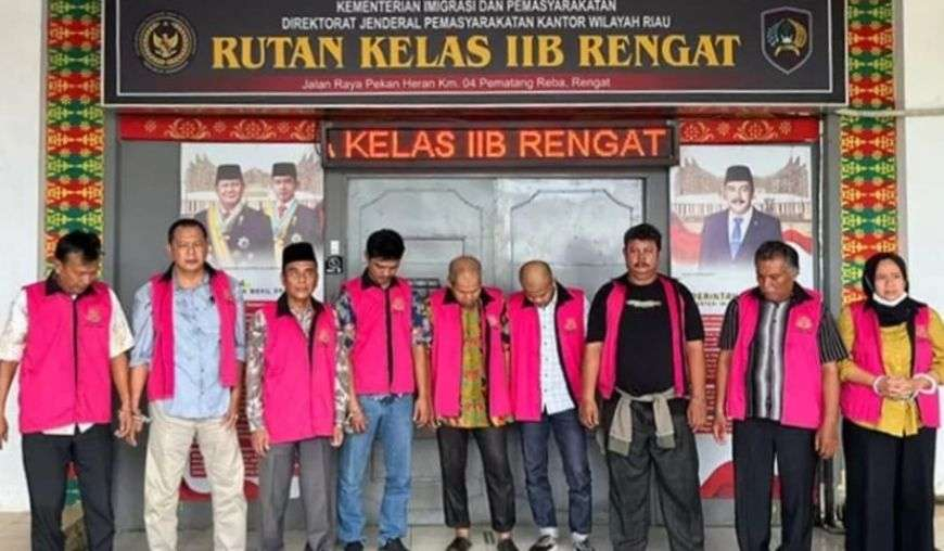 Segera Disidangkan, Sembilan Tersangka Dugaan Korupsi BPR Indra Arta Inhu Dilimpahkan ke JPU