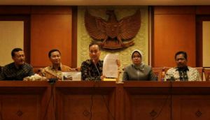 GoRiau Perebutkan Fraksi Golkar DPR, Kubu Agung dengan Ical Sepakat Tunggu Sidang Paripurna