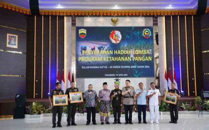 Pj Gubernur Riau SF Hariyanto Beri Hadiah Haji hingga Renovasi Rumah Prajurit Berprestasi