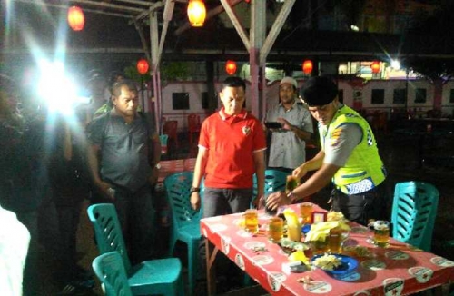 Sejumlah Pujasera di Pekanbaru Jadi Sasaran Razia, Polisi Temukan Minuman Beralkohol Diperjual Belikan